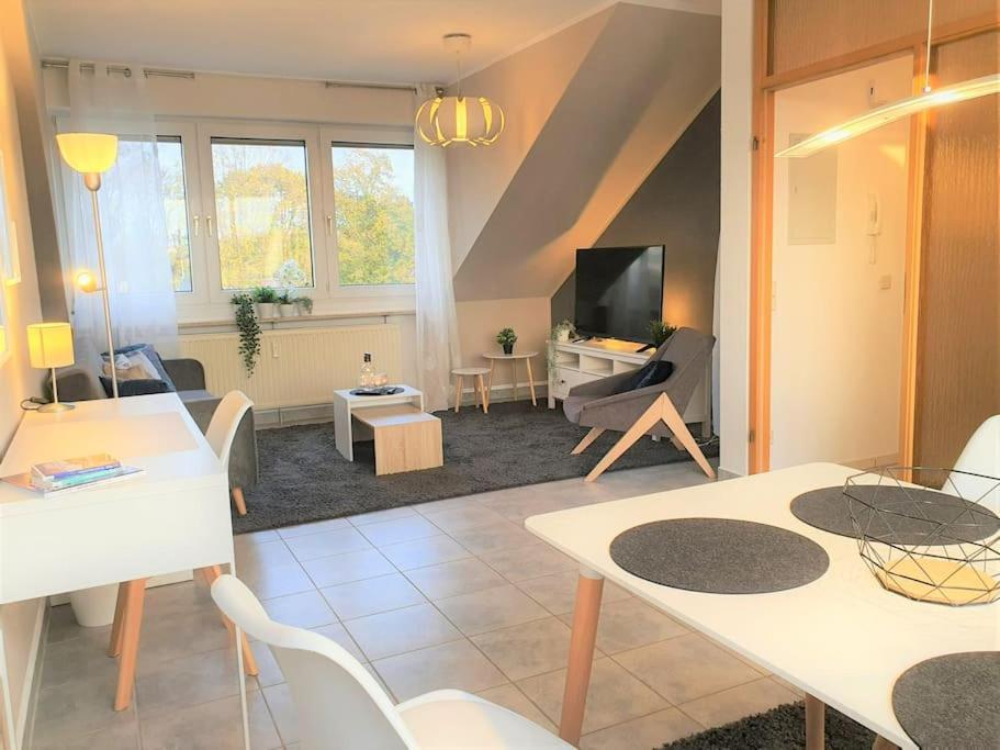Modernes Und Ruhiges Appartement Mit Loggia Marl Exterior photo
