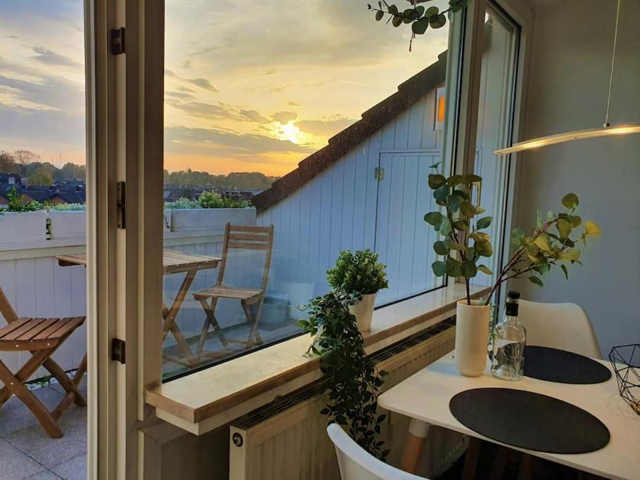 Modernes Und Ruhiges Appartement Mit Loggia Marl Exterior photo