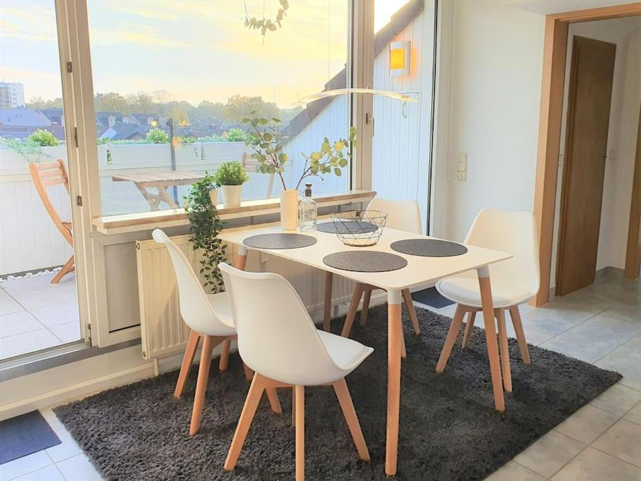 Modernes Und Ruhiges Appartement Mit Loggia Marl Exterior photo