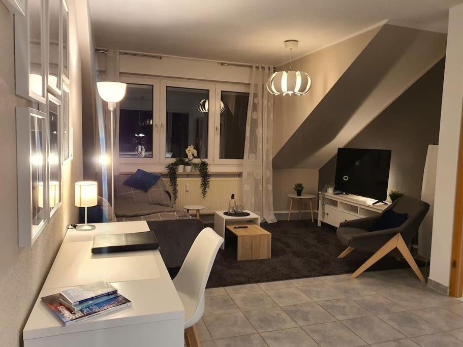 Modernes Und Ruhiges Appartement Mit Loggia Marl Exterior photo
