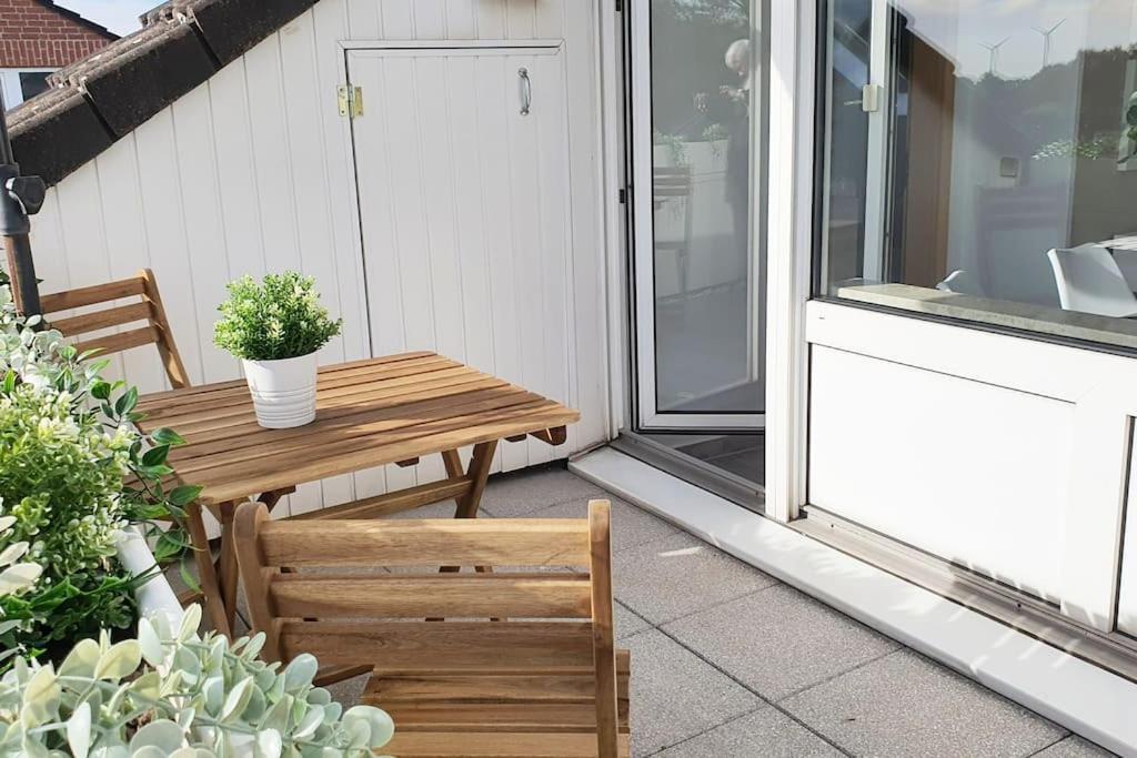 Modernes Und Ruhiges Appartement Mit Loggia Marl Exterior photo